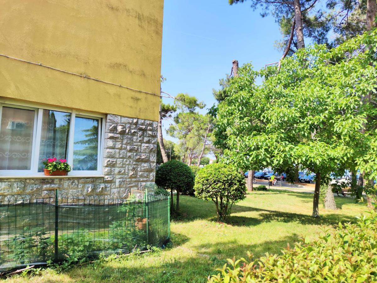 Apartment Leo Umag Exterior photo